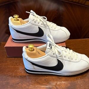 Nike Men's Cortez Size Men’s Size 8.5, Women’s Size 10, White and Black Sneakers